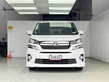 Toyota Vellfire 2013 photo 3