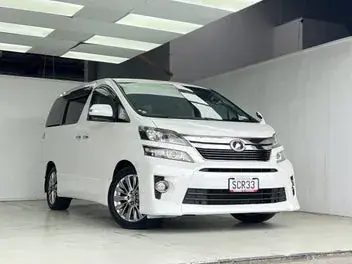 Toyota Vellfire 2013 photo 4