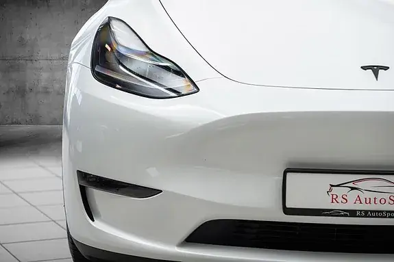 Tesla Model Y 2024 photo 3