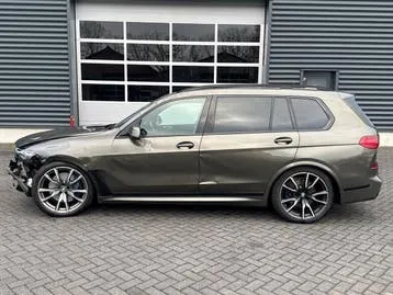 BMW X7 2022 photo 2