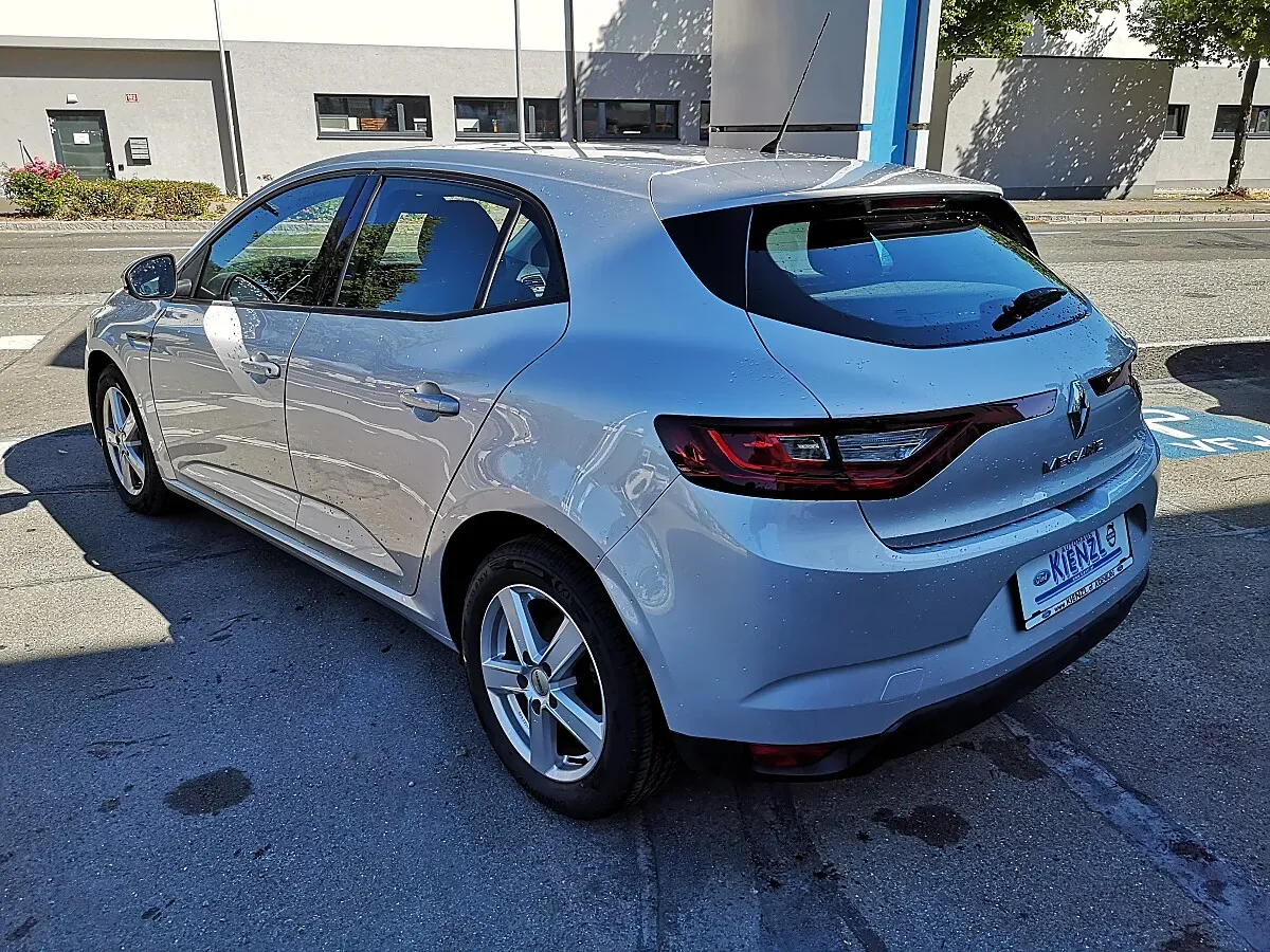Renault Megane 2018 photo 2