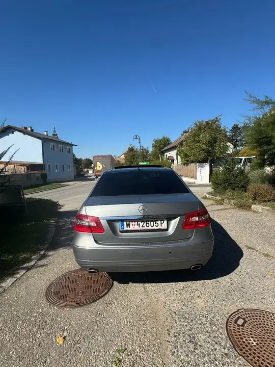 Mercedes-Benz E-Class 2010 photo 3