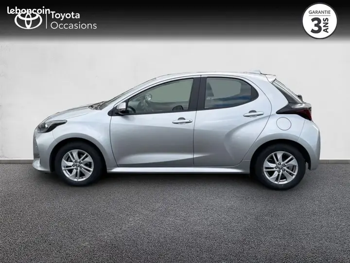Toyota Yaris 2024 photo 3