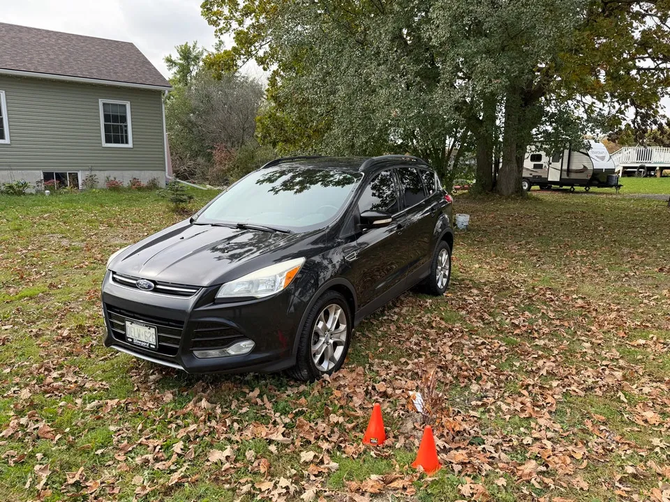 Ford Escape 2013 photo 2