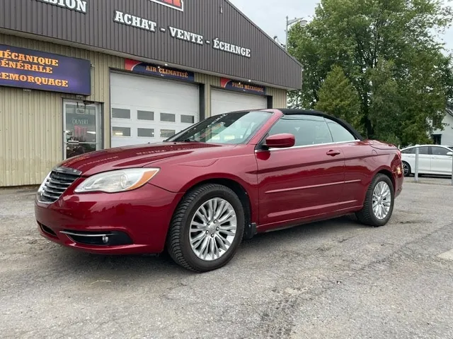 Chrysler 200 2011 photo 2