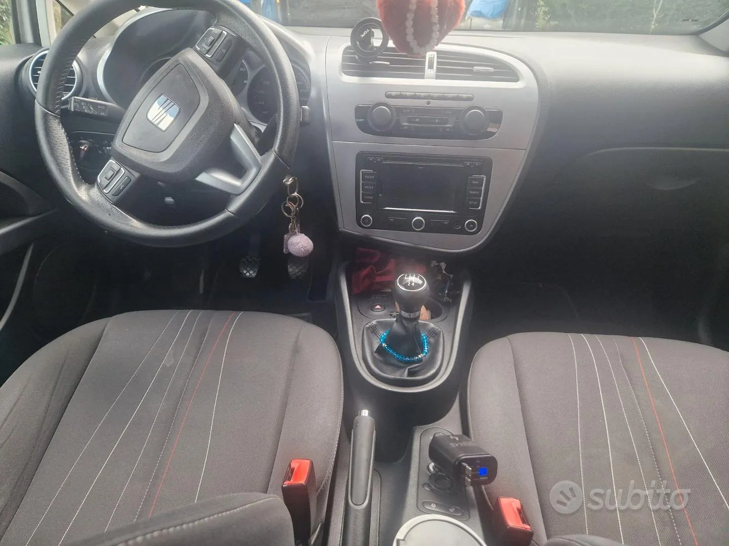 Seat Leon 2011 photo 2