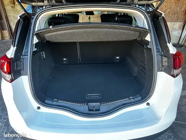 Renault Scenic 2018 photo 5