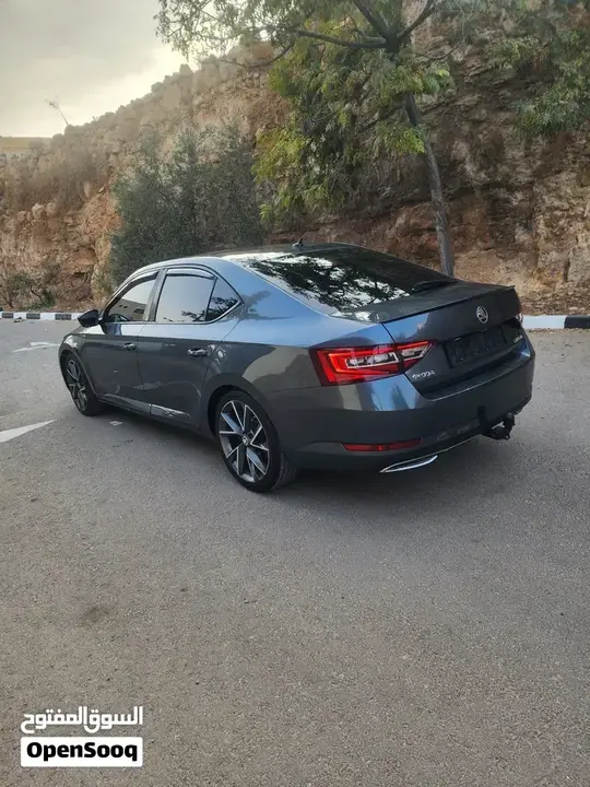 Skoda Superb 2018 photo 3