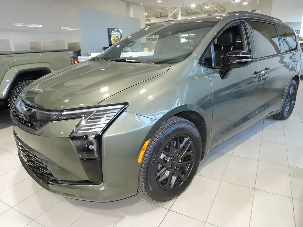Chrysler Pacifica 2027 photo 3