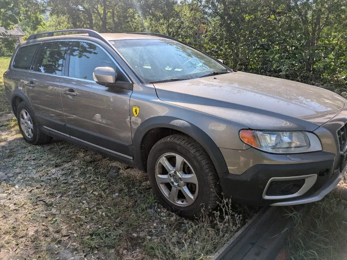 Volvo Xc70 2010 photo 2