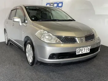 Nissan Tiida 2005 photo 2