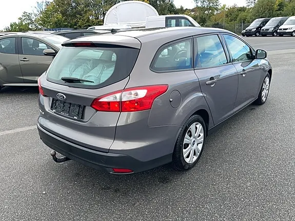 Ford Focus 2013 photo 2