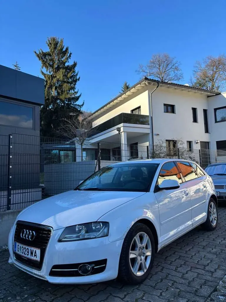 Audi A3 2012 photo 2
