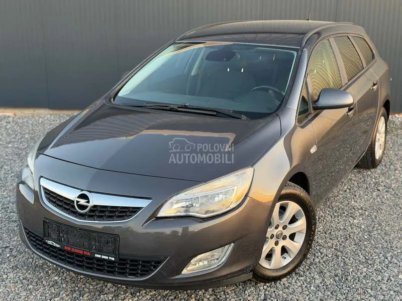 Opel Astra J 2012 photo 3