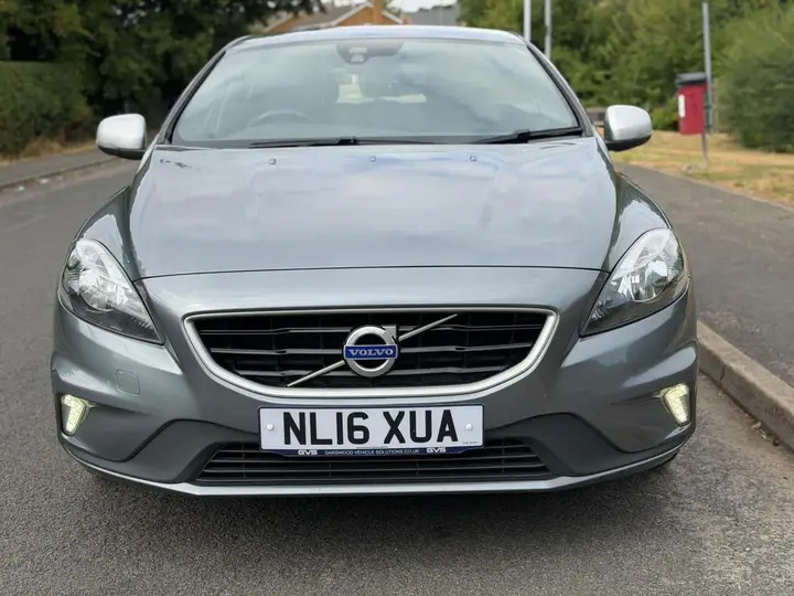 Volvo V40 2016 photo 2