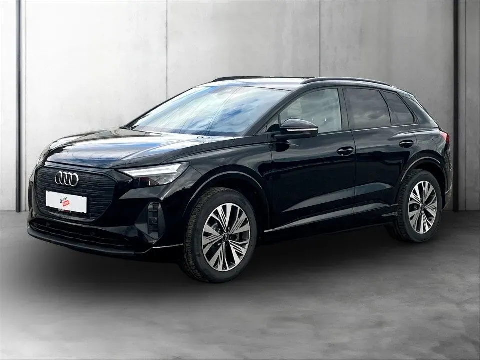 Audi Q4 2022 photo 2