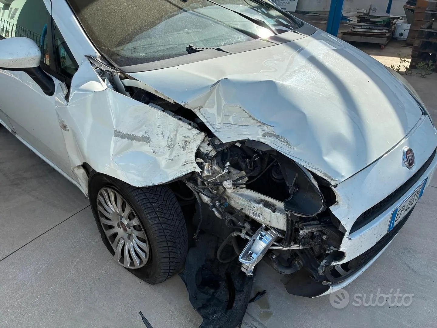 Fiat Punto 2012 photo 3