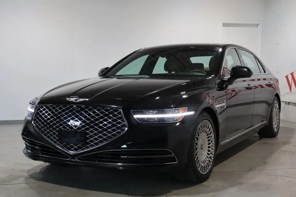 Genesis G90 2022 photo 2