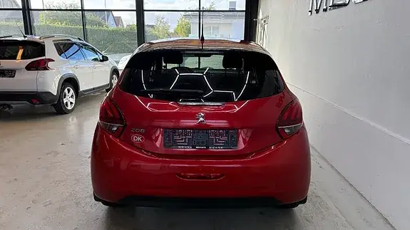 Peugeot 208 2019 photo 4