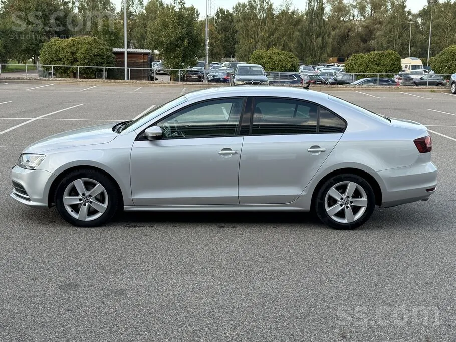 Volkswagen Jetta 2015 photo 2
