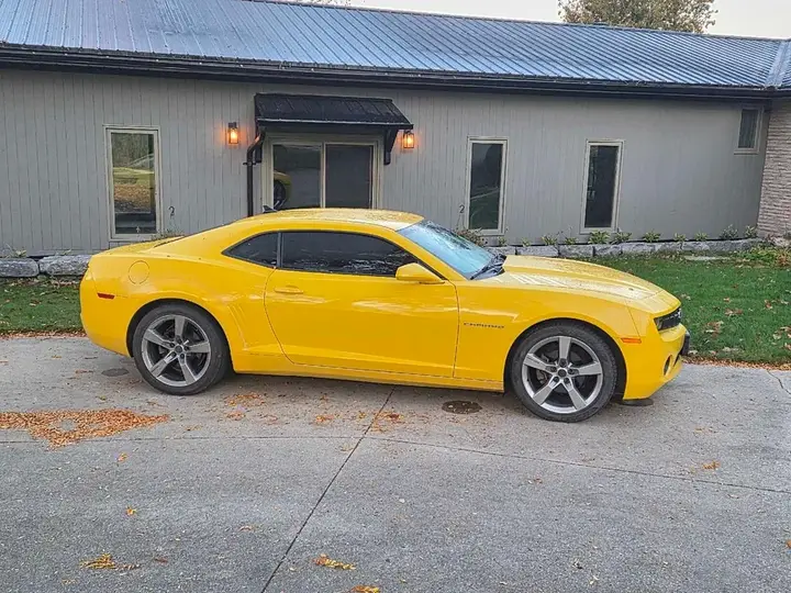 Chevrolet Camaro 2011 photo 2