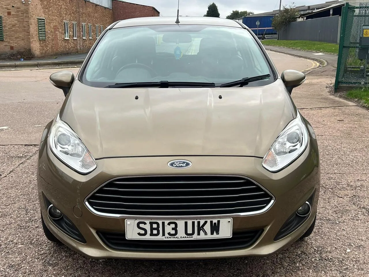 Ford Fiesta 2013 photo 2