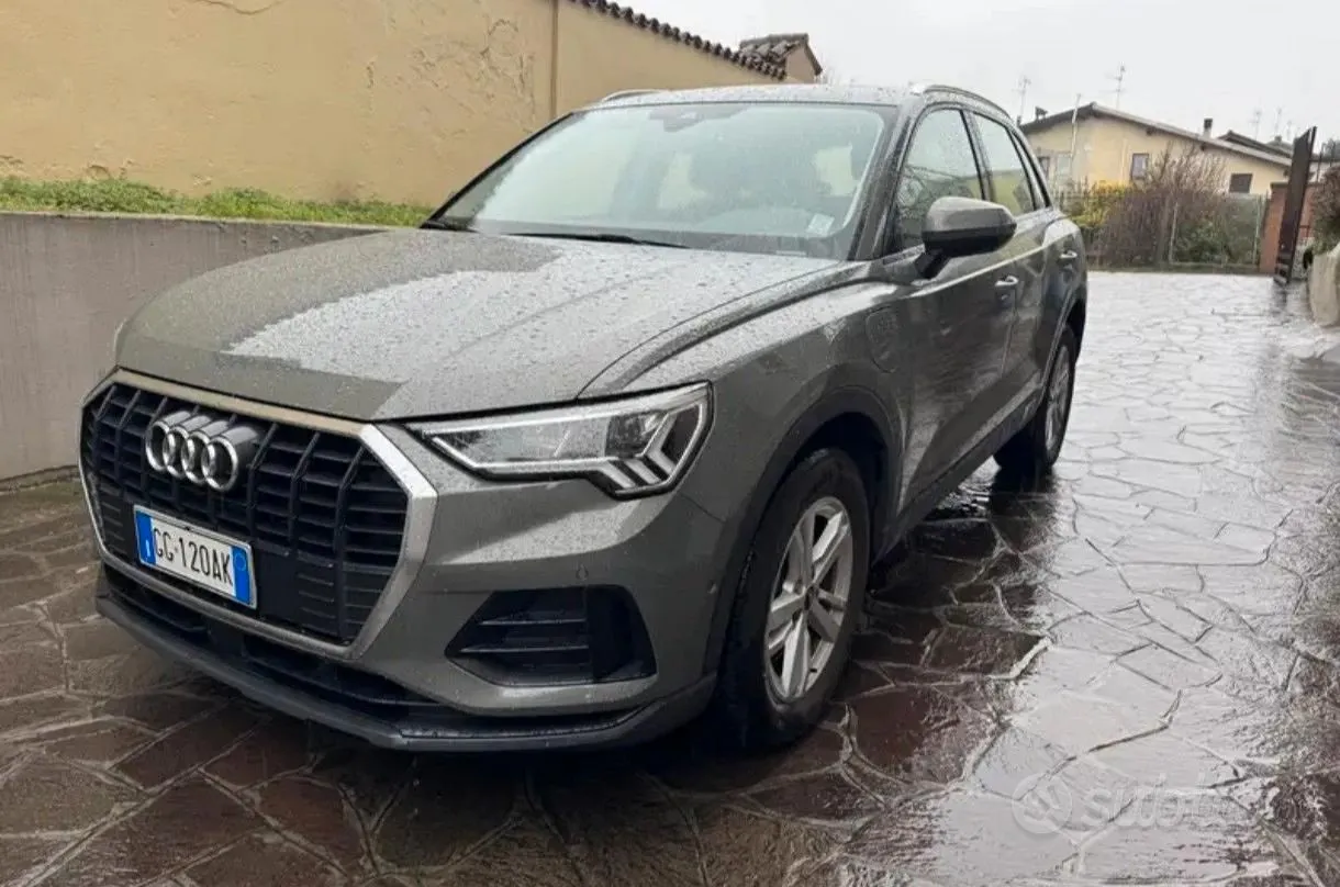 Audi Q3 2021 photo 2
