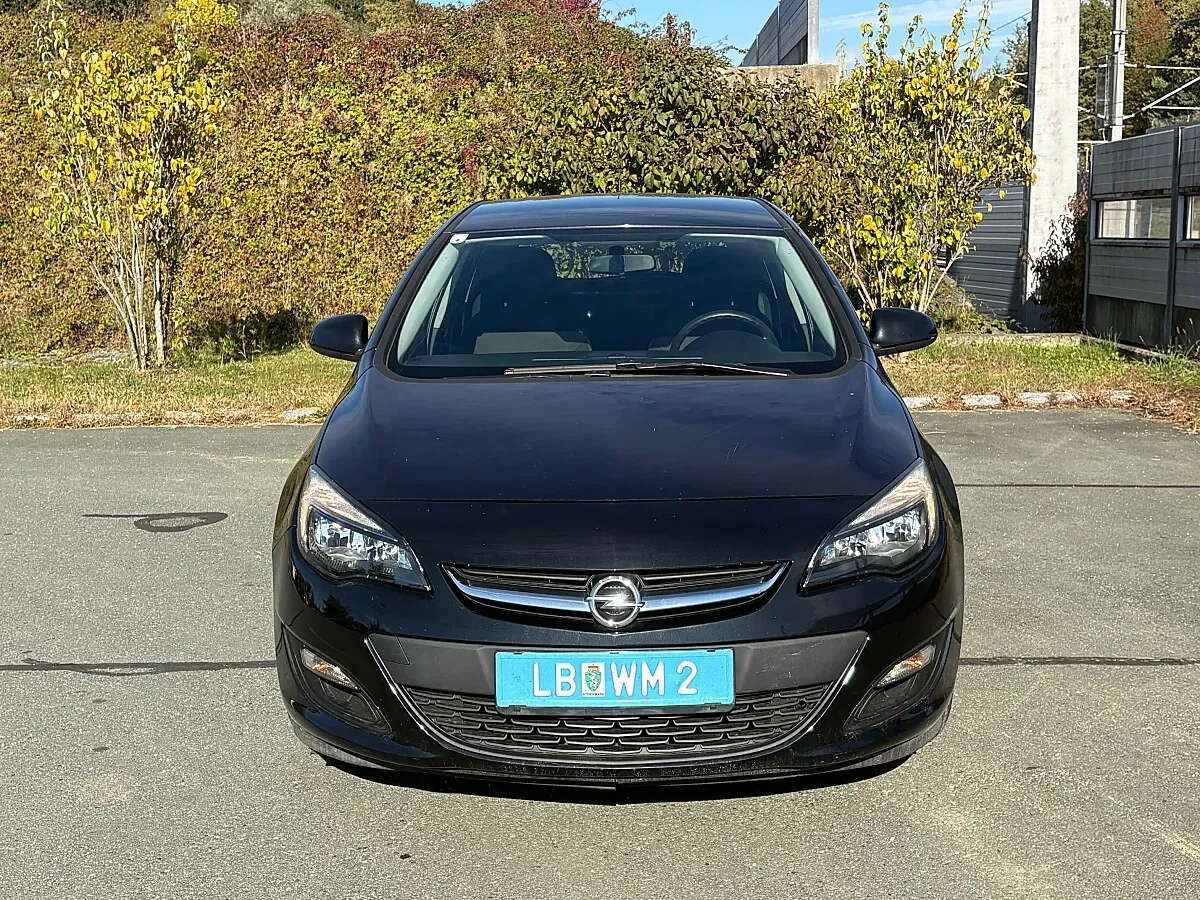 Opel Astra 2013 photo 3