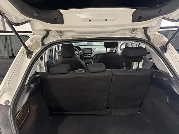 Peugeot 208 2018 photo 4