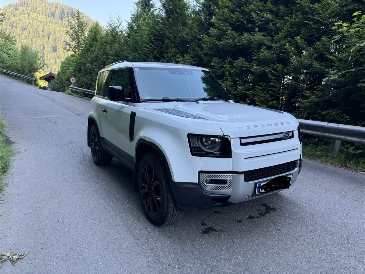 Land Rover Defender 2021 photo 3
