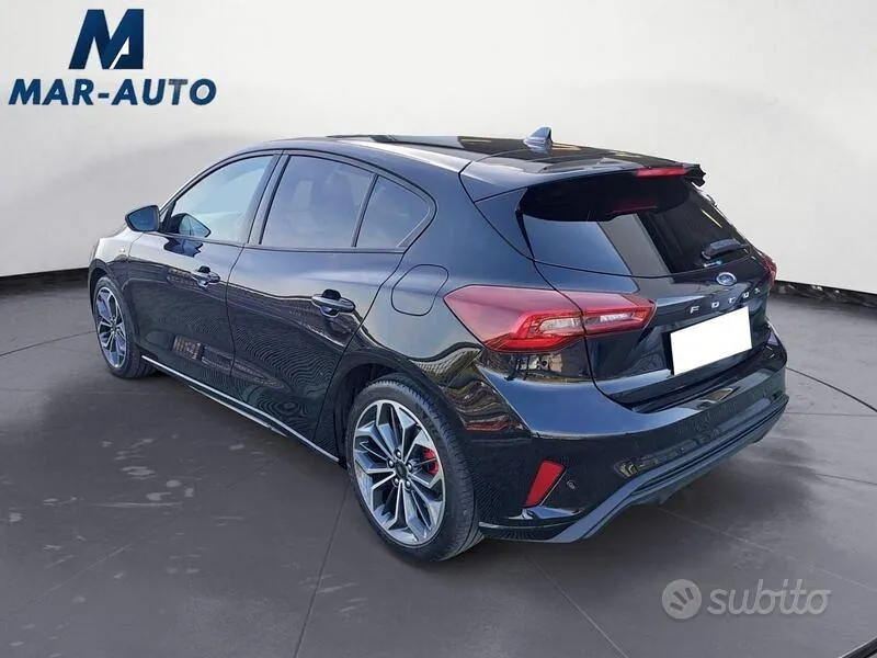 Ford Focus 2023 photo 2