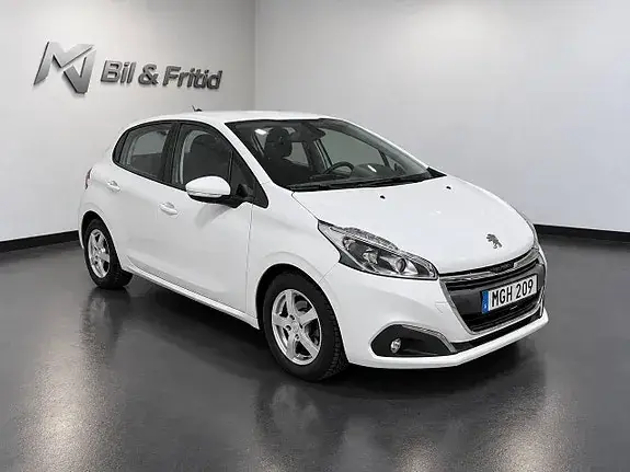 Peugeot 208 2015 photo 2