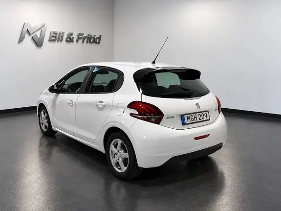 Peugeot 208 2015 photo 4