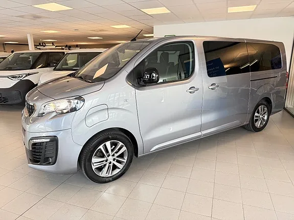 Peugeot E-Traveller 2022 photo 3