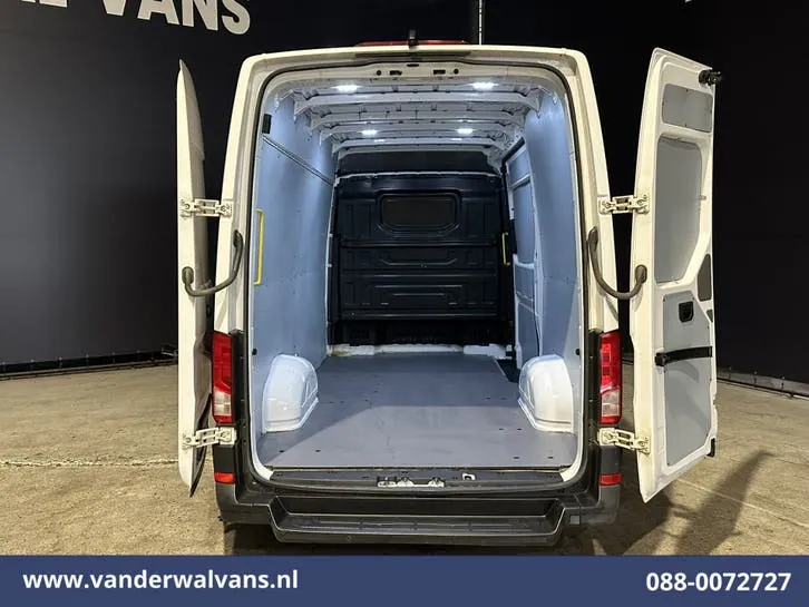 Volkswagen Crafter 2021 photo 2
