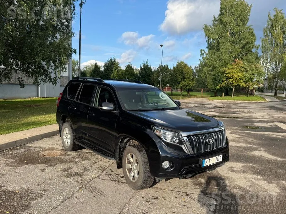 Toyota Land Cruiser 2017 photo 2