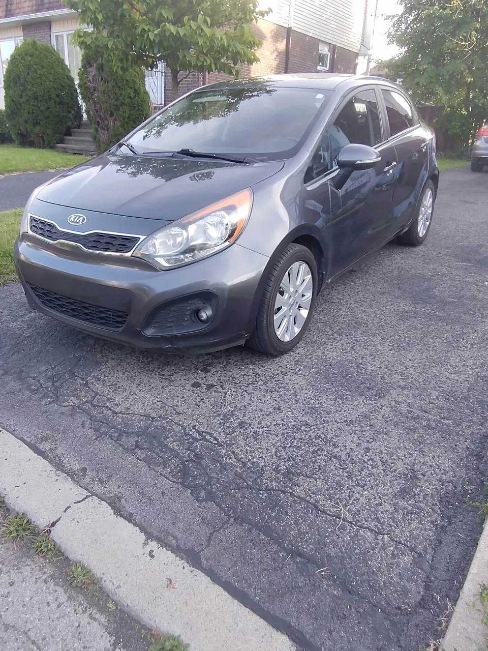 Kia Rio 5-Door 2012 photo 3