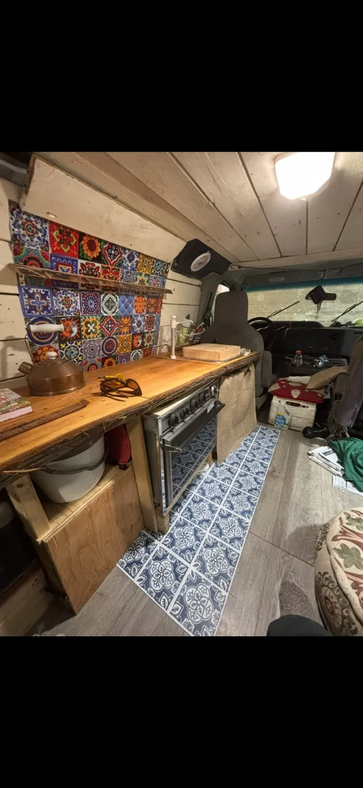 Ford E-250 2010 photo 2