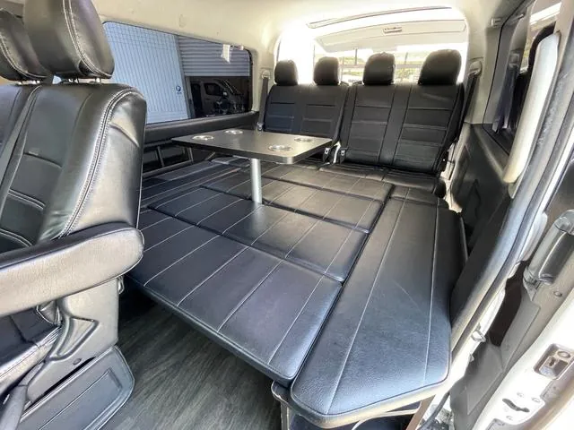 Toyota Hiace Wagon 2017 photo 2
