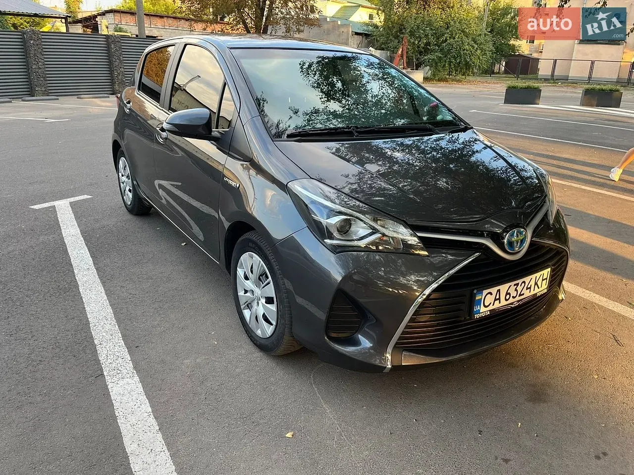 Toyota Yaris 2015 photo 2