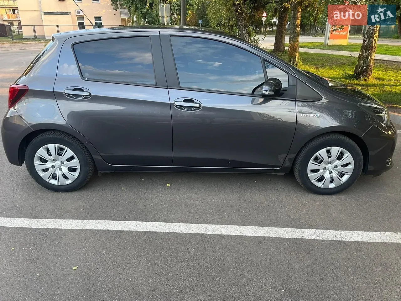 Toyota Yaris 2015 photo 4