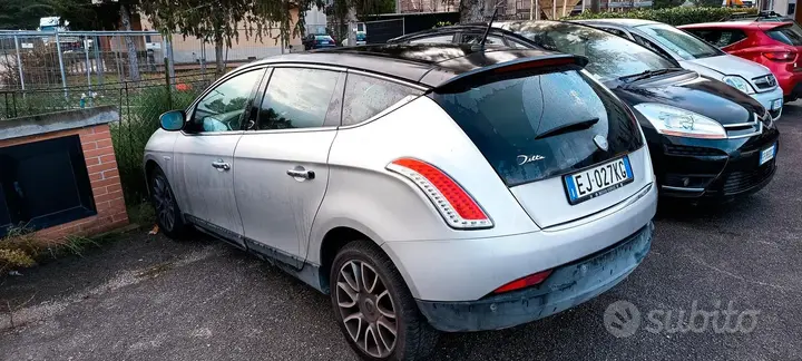 Lancia Delta 2011 photo 2