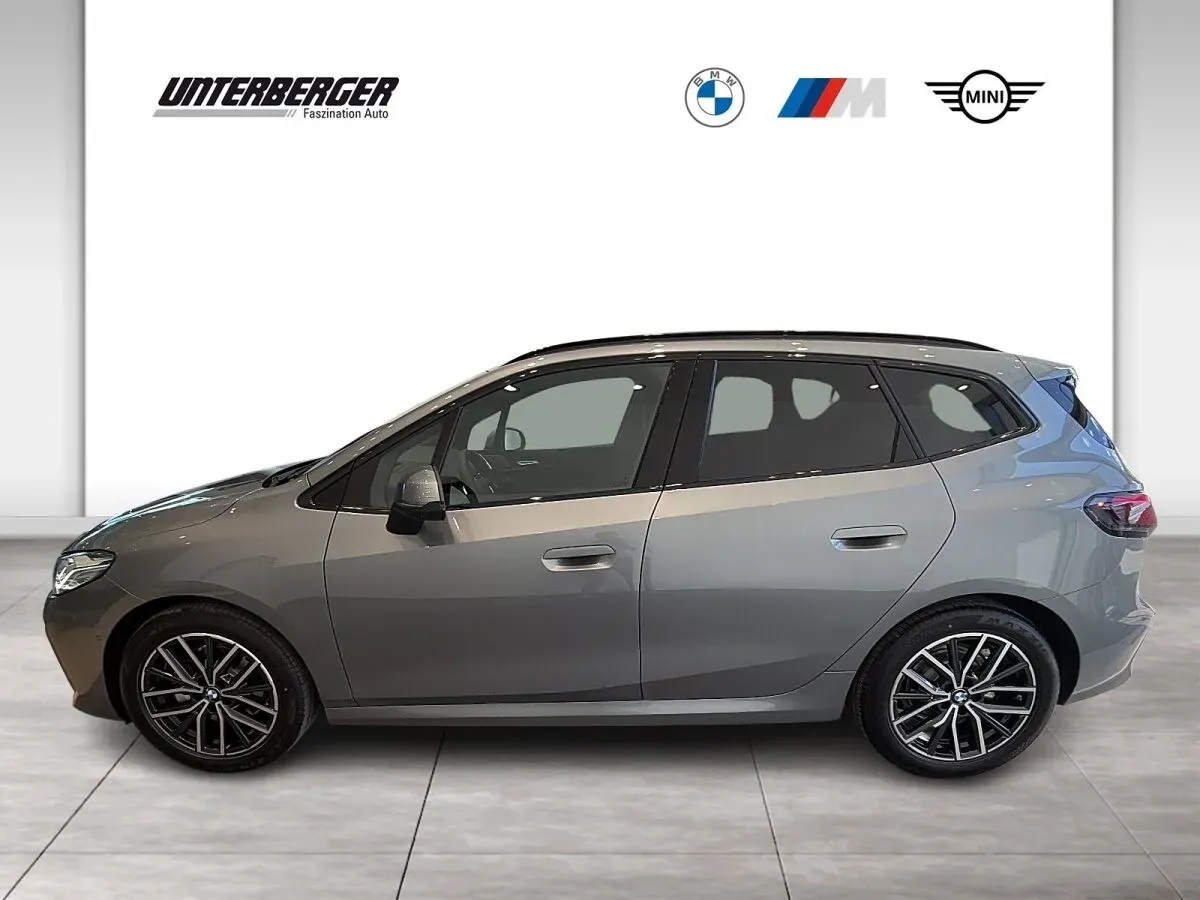 BMW 2 Series photo 3