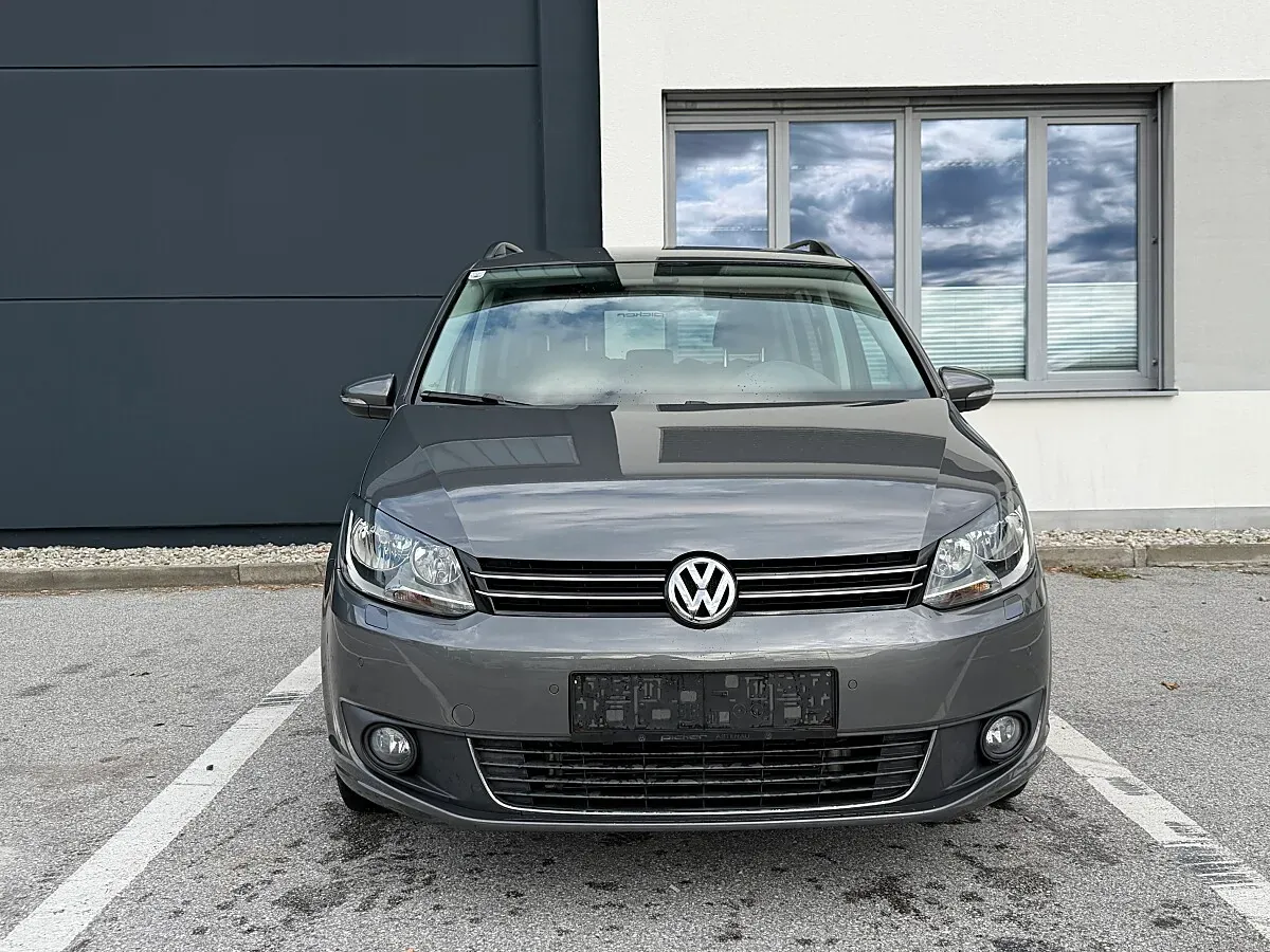 Volkswagen Touran 2010 photo 3