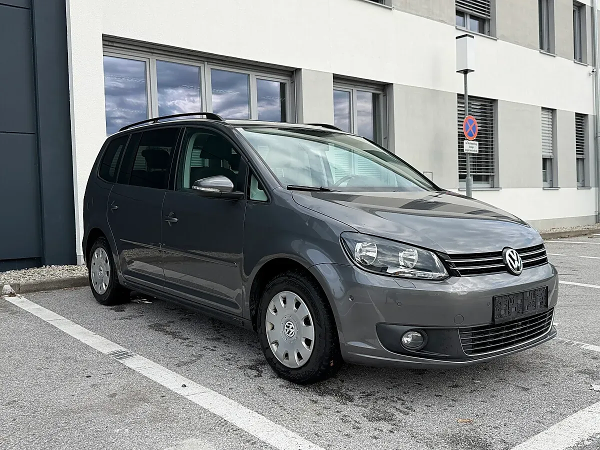 Volkswagen Touran 2010 photo 2