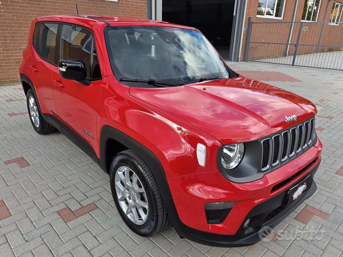 Jeep Renegade 2023 photo 2