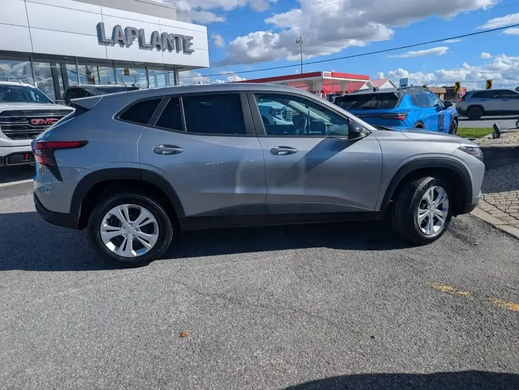 Chevrolet Trax 2024 photo 2