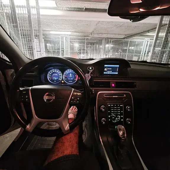 Volvo V70 2013 photo 2