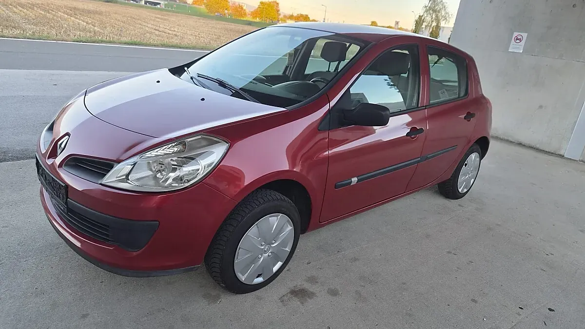Renault Clio 2006 photo 3