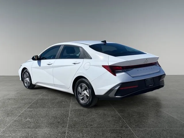 Hyundai Elantra 2025 photo 4